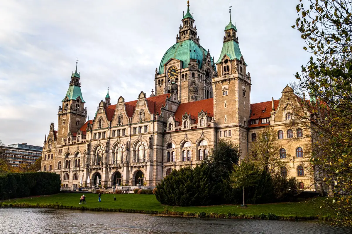 Neues Rathaus Hannover am Maschteich: bootho, Fotobox-Verleih mit Sitz in Hannover